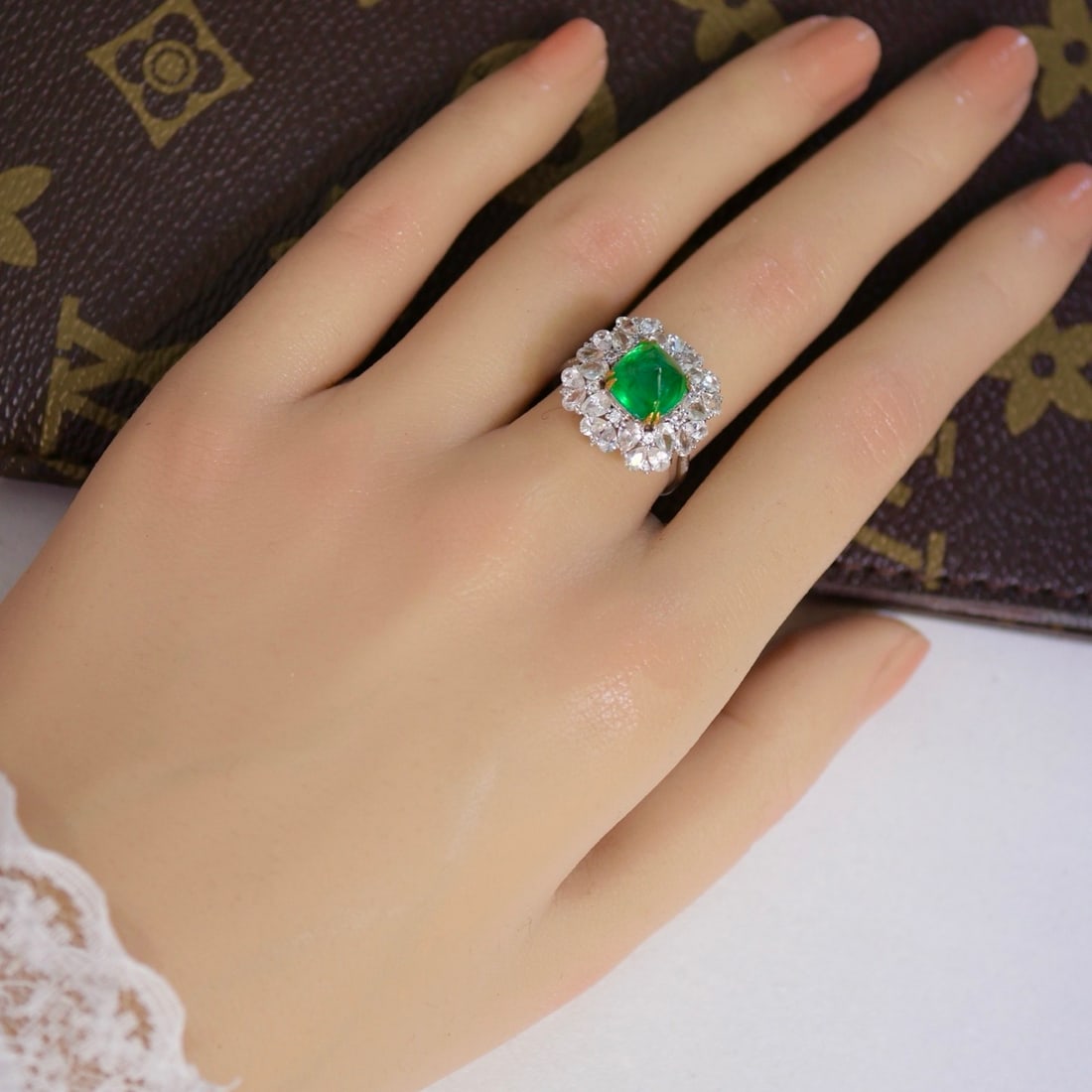 14k Gold 3.0 Ct Vivid Green Natural Emerald & Sapphire Ring - 3
