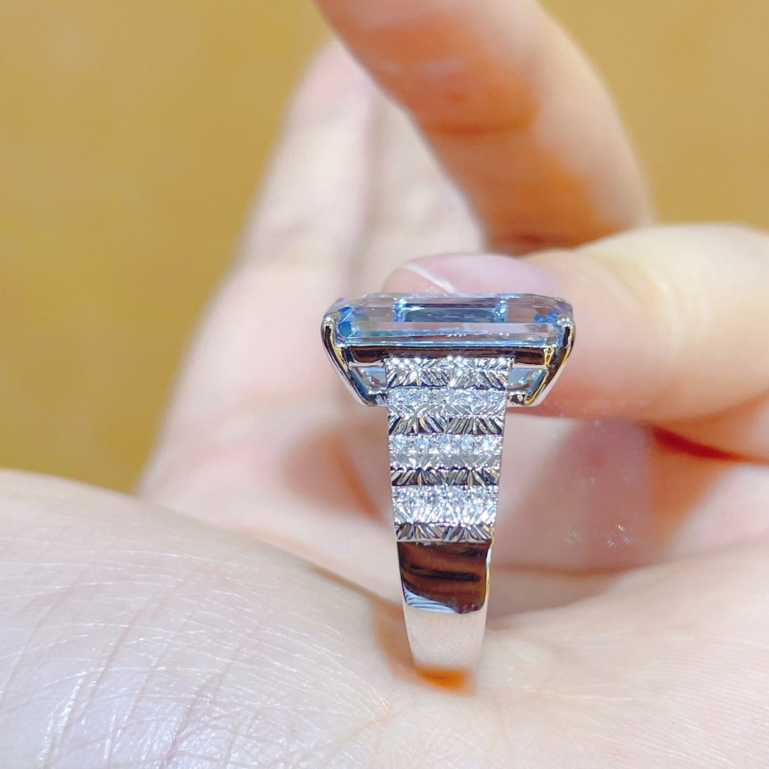 14k Gold 5.40 Ctw Natural Aquamarine & Diamond Ring - 4