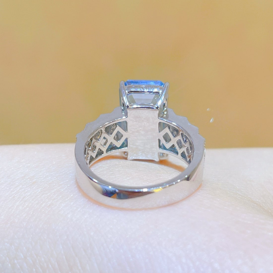 14k Gold 5.40 Ctw Natural Aquamarine & Diamond Ring - 5