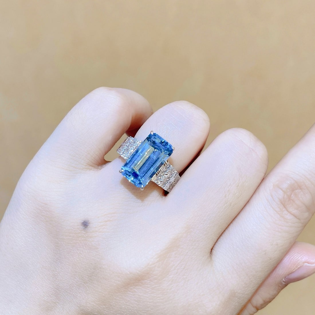 14k Gold 5.40 Ctw Natural Aquamarine & Diamond Ring - 6