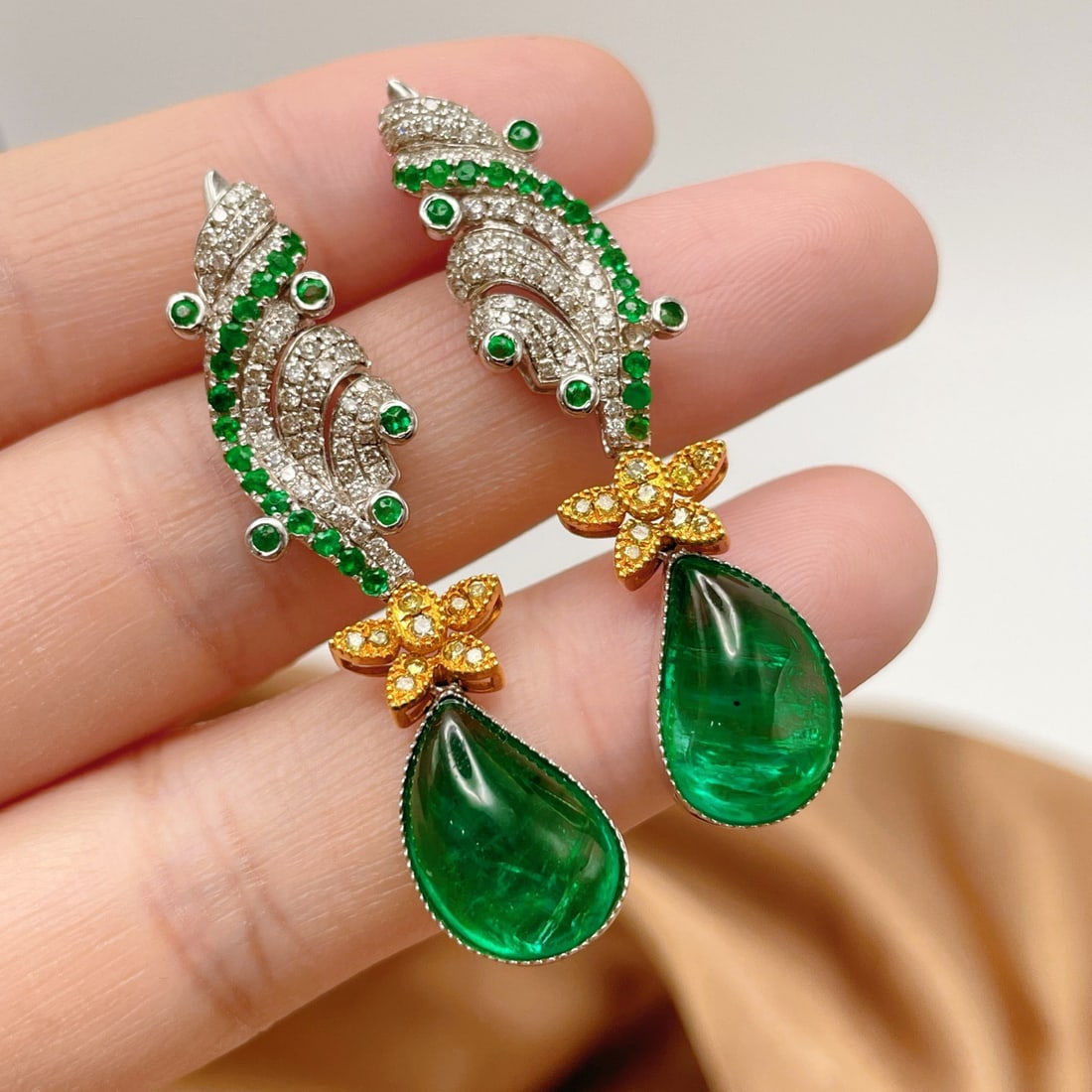 14k Gold 11.00 Ctw Natural Emerald & Emerald Earrings - 4