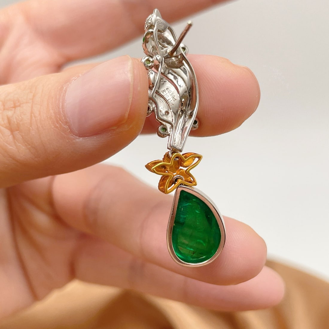 14k Gold 11.00 Ctw Natural Emerald & Emerald Earrings - 6