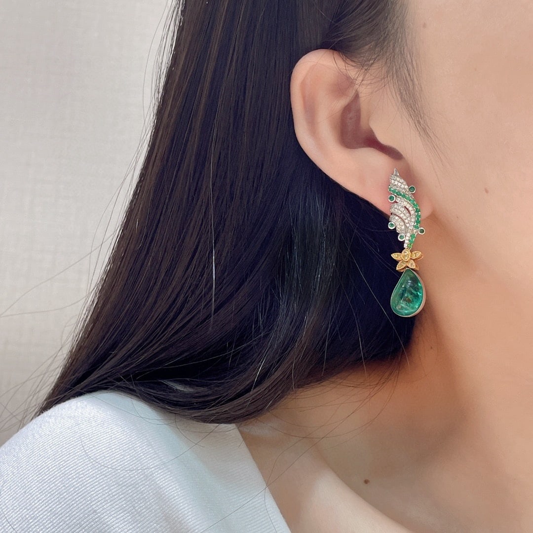 14k Gold 11.00 Ctw Natural Emerald & Emerald Earrings - 7