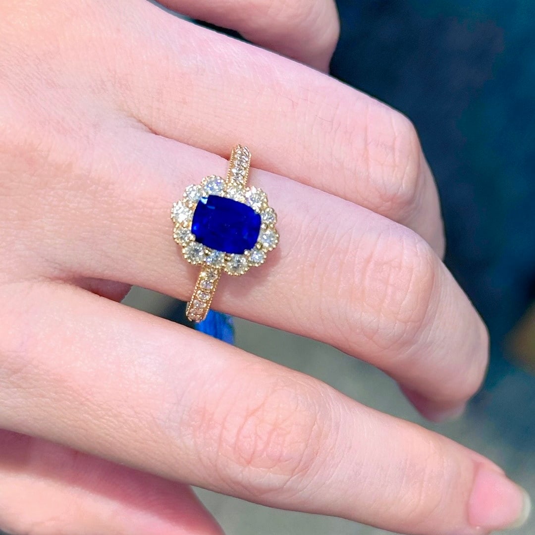 14k Gold 2.14 Ctw Natural Sapphire & Diamond Ring - 6