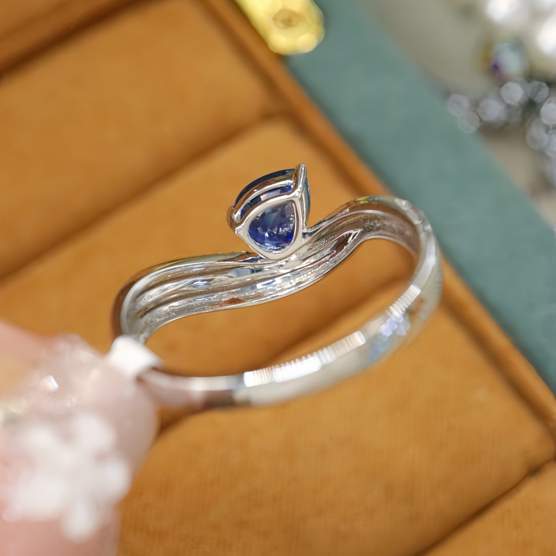 14k Gold 1.20 Ctw Natural Sapphire & Diamond Ring - 4