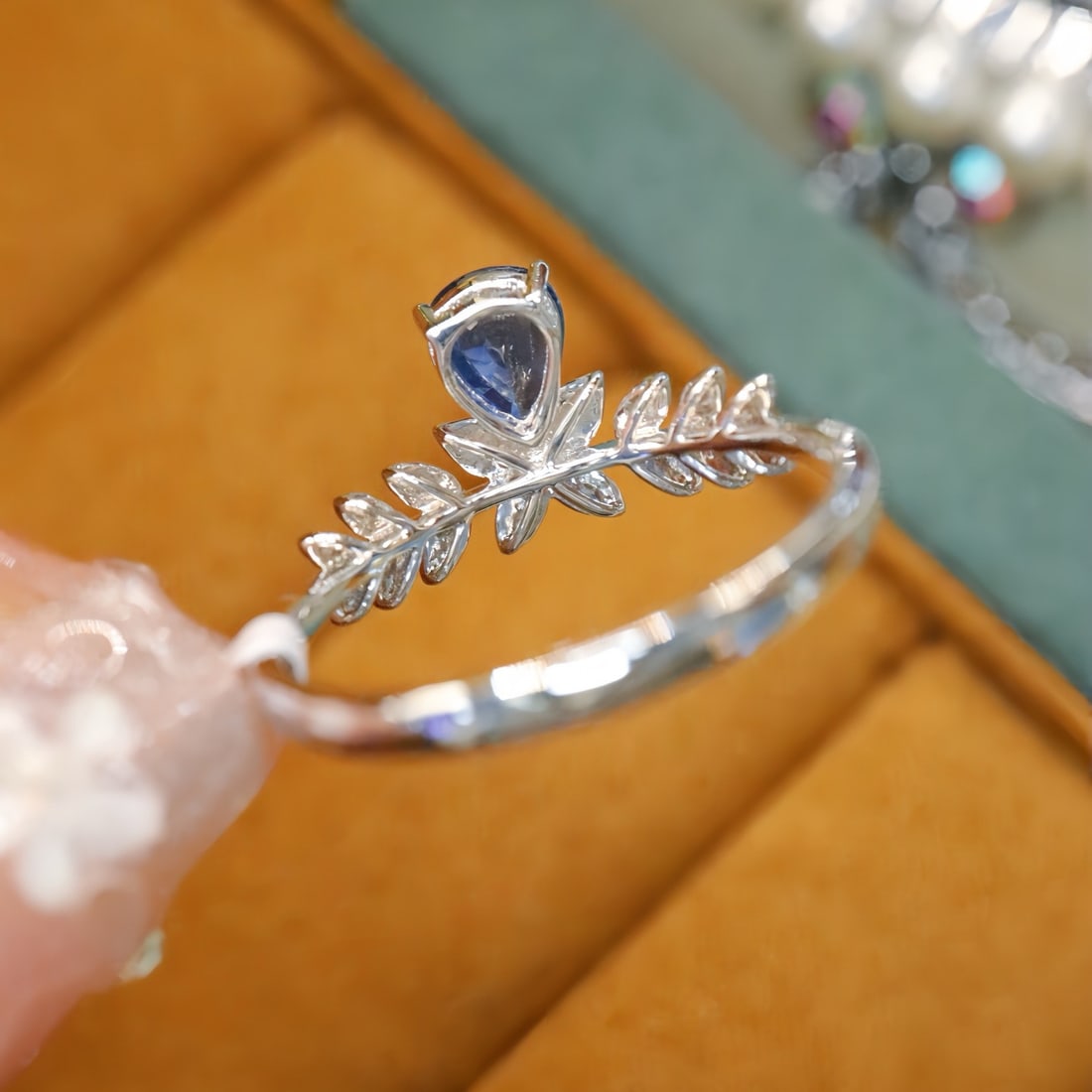 14k Gold 0.76 Ctw Natural Sapphire & Diamond Ring - 5