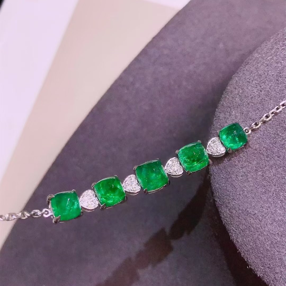 14k Gold 4.4 Ct Vivid Green Natural Emerald & Diamond Bracelet - 2