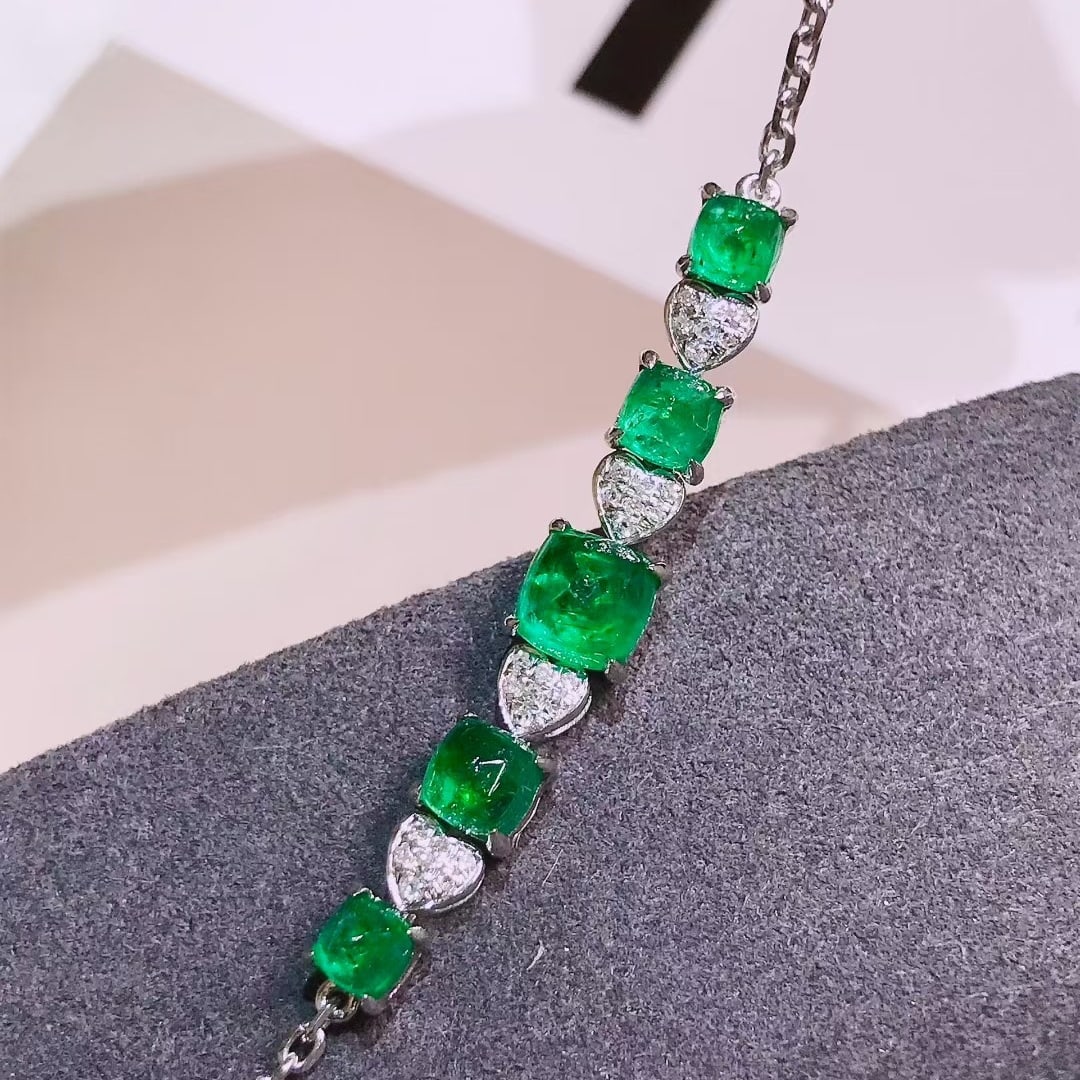 14k Gold 2.1 Ct Vivid Green Natural Emerald & Diamond Bracelet - 2