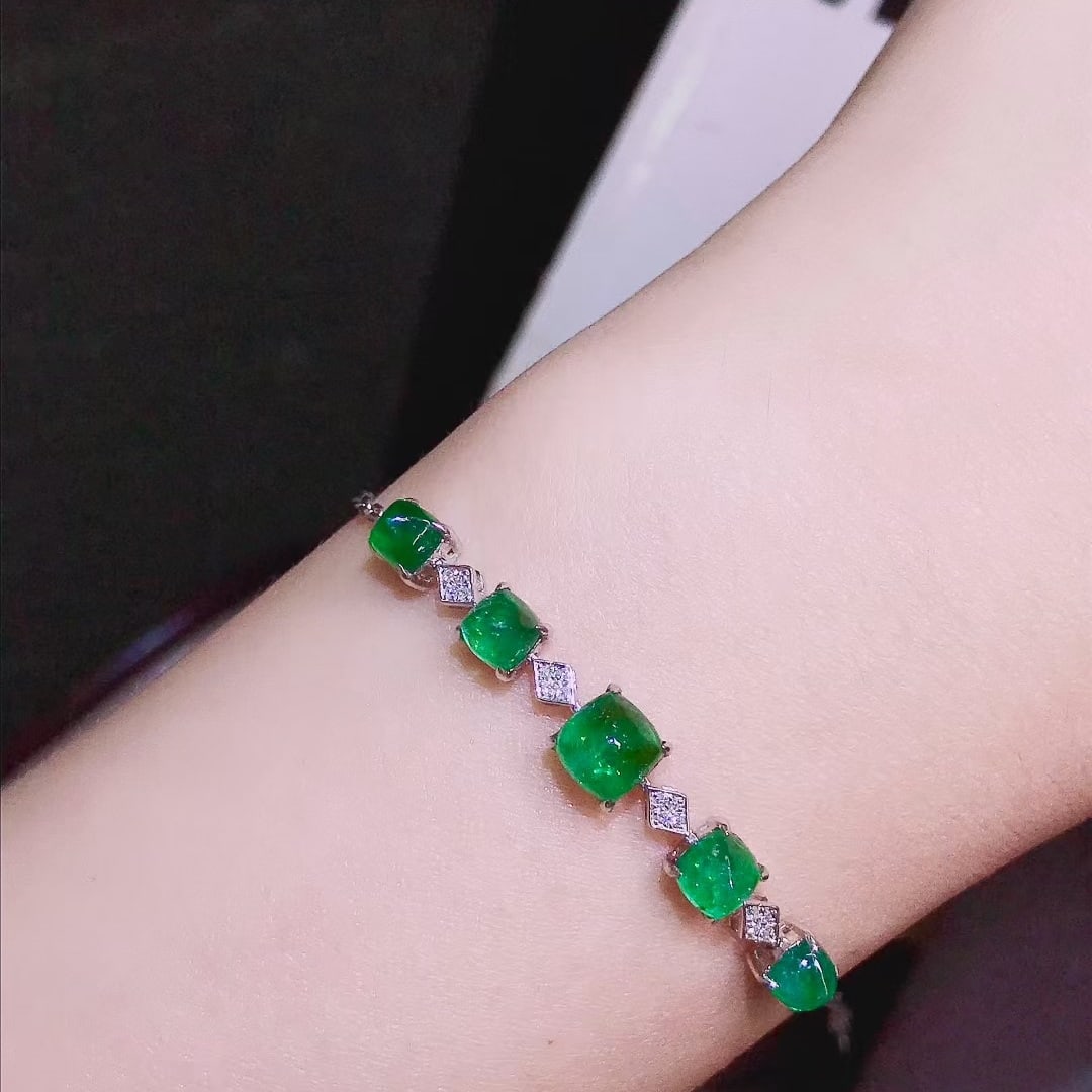 14k Gold 3.2 Ct Vivid Green Natural Emerald & Diamond Bracelet - 4