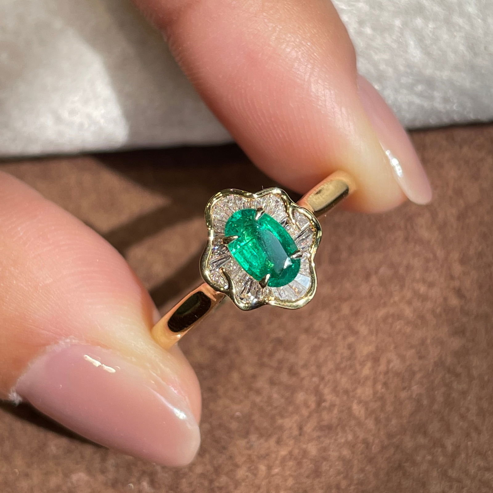 14k Gold 0.34 Ct Vivid Green Natural Emerald & Diamond Ring - 3