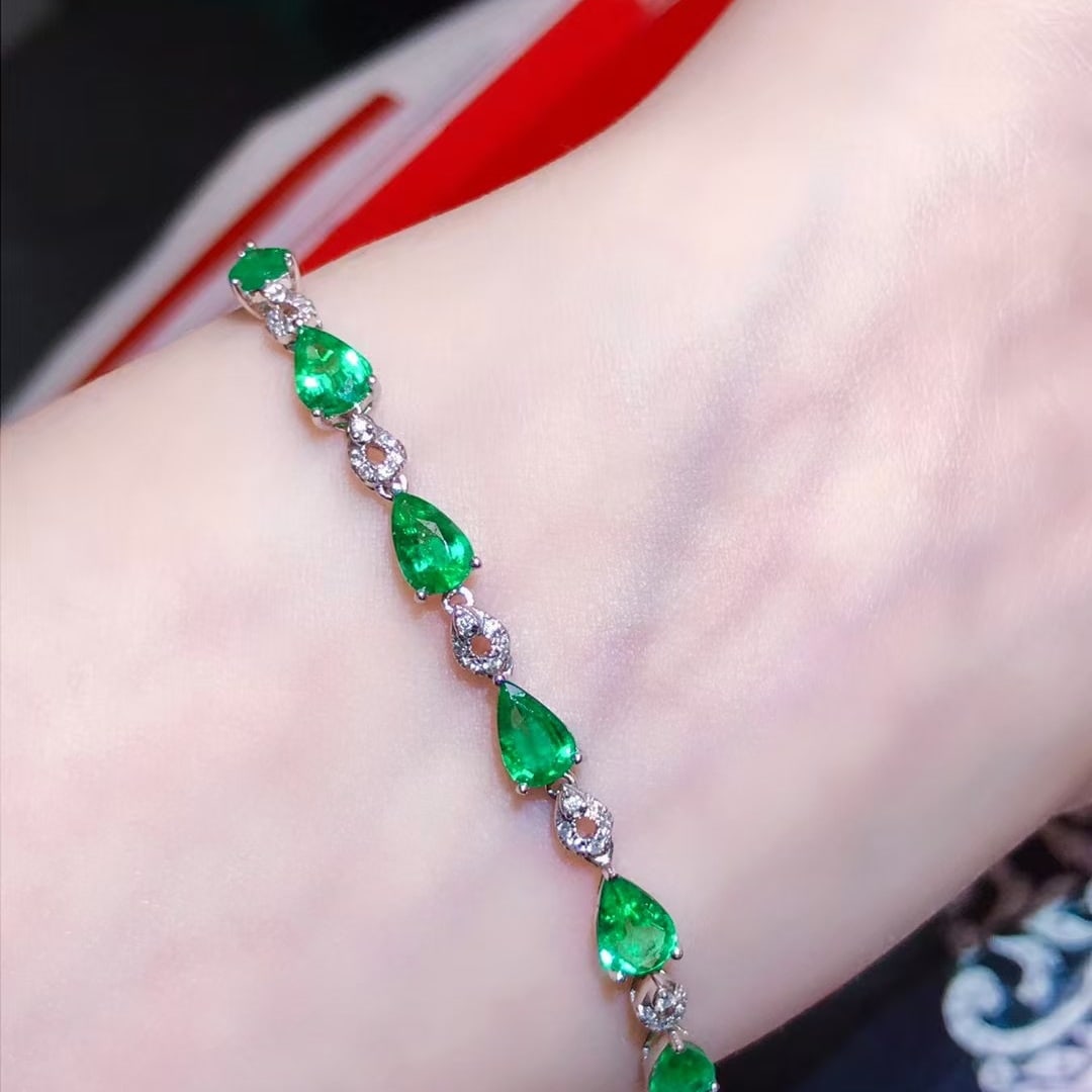 14k Gold 1.8 Ct Vivid Green Natural Emerald & Diamond Bracelet - 4