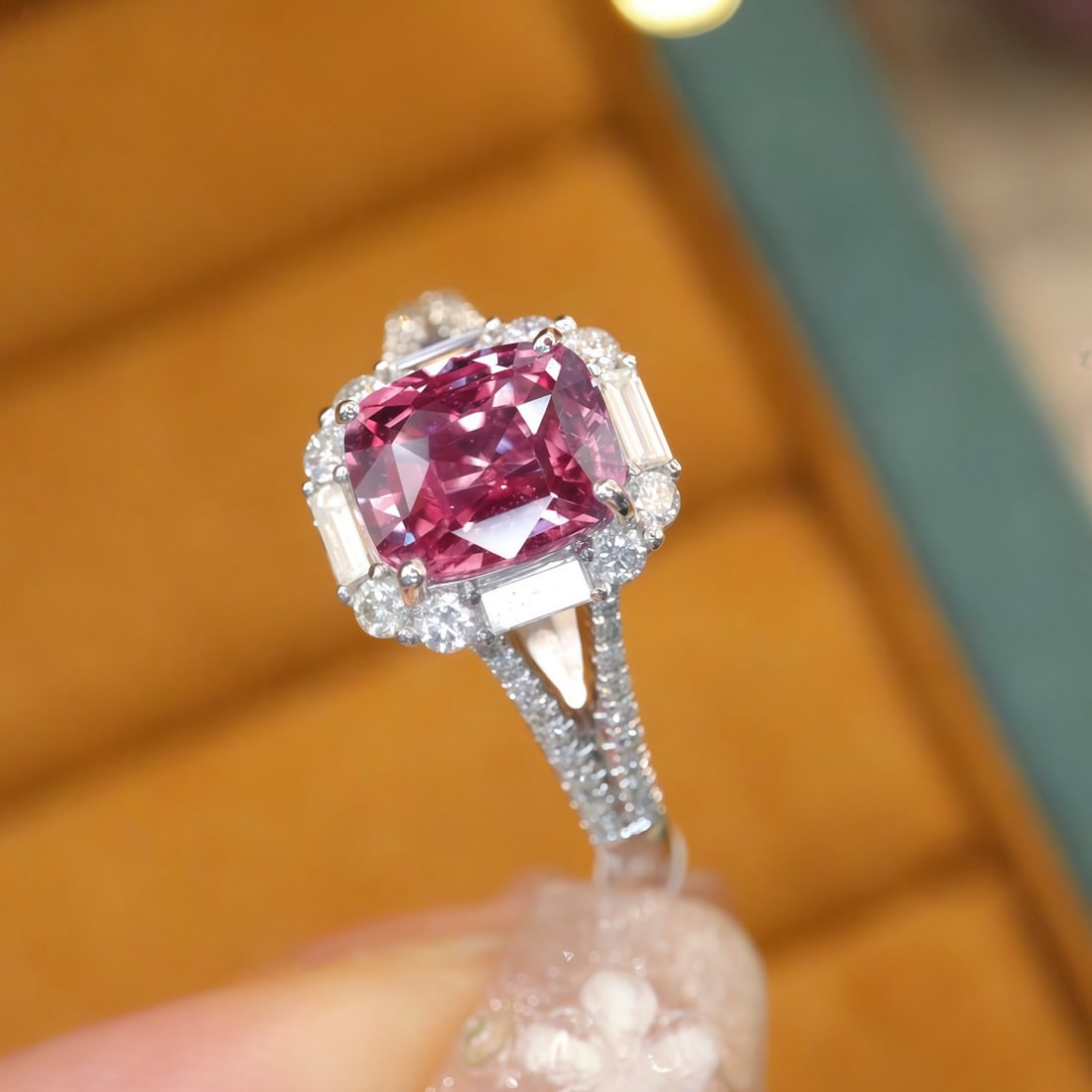 14k Gold 2.07 Ctw Natural Padparadscha Sapphire & Diamond Ring - 3