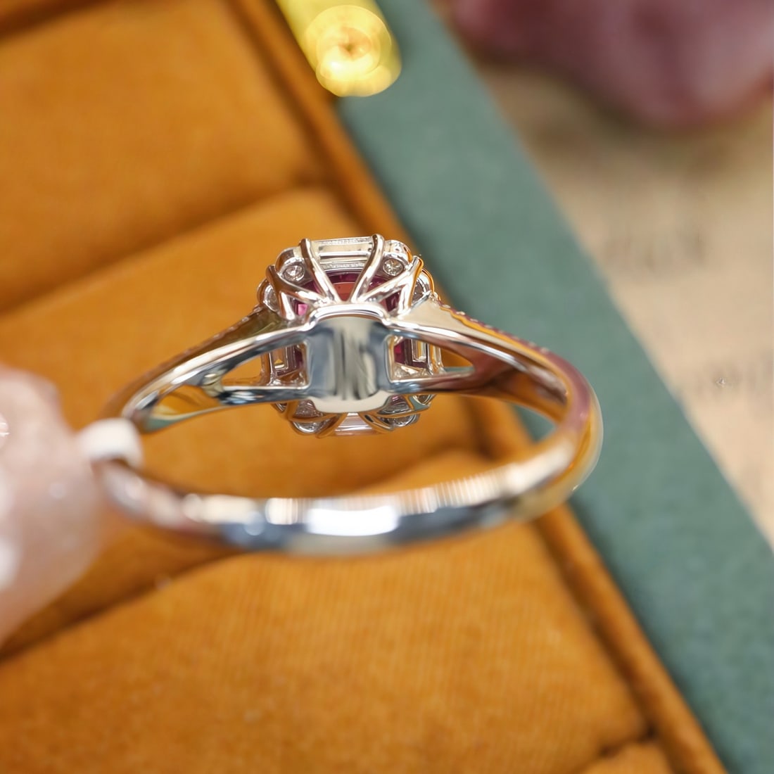 14k Gold 2.07 Ctw Natural Padparadscha Sapphire & Diamond Ring - 4