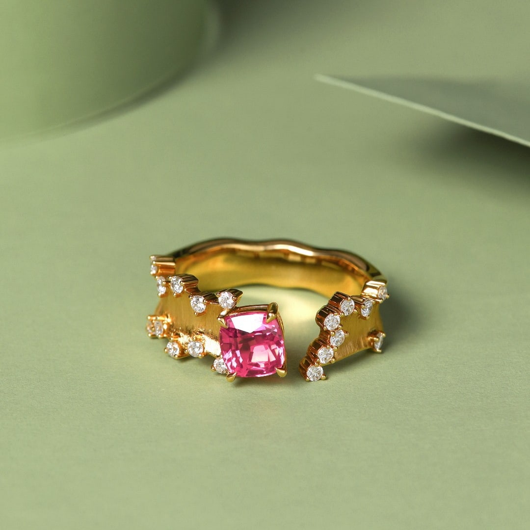 14k Gold 1.03 Ct Natural Spinel & Diamond Ring: Ref:231114253 // gold content:14k gold // ring size:7. 25us // // main gemstone:spinel // shape:cushion // carat weight:1. 03ct // color:pink // treatment:natural // // adjacent gemstone 2 : diamond /