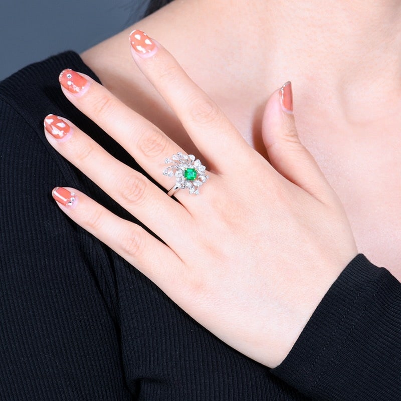 14k Gold 0.95 Ctw Vivid Green Natural Emerald & Diamond Ring - 5