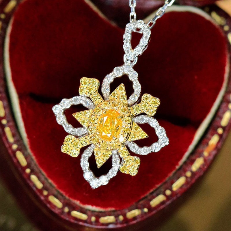 14k Gold 0.68 Ctw Natural Yellow Diamond & Diamond Necklace: Ref:231114287 // gold content:14k gold // main gemstone:yellow diamond // shape:oval // carat weight:0. 40ct // color:yellow // treatment:natural // // adjacent gemstone 2 : diamond // shape:round