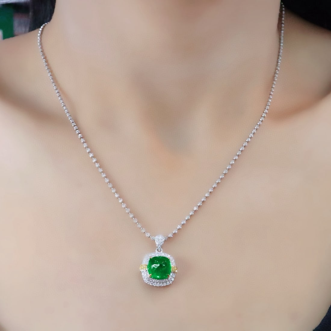 14k Gold 3.30 Ctw Vivid Green Natural Emerald & Diamond Pendant( Without Chain ) - 5