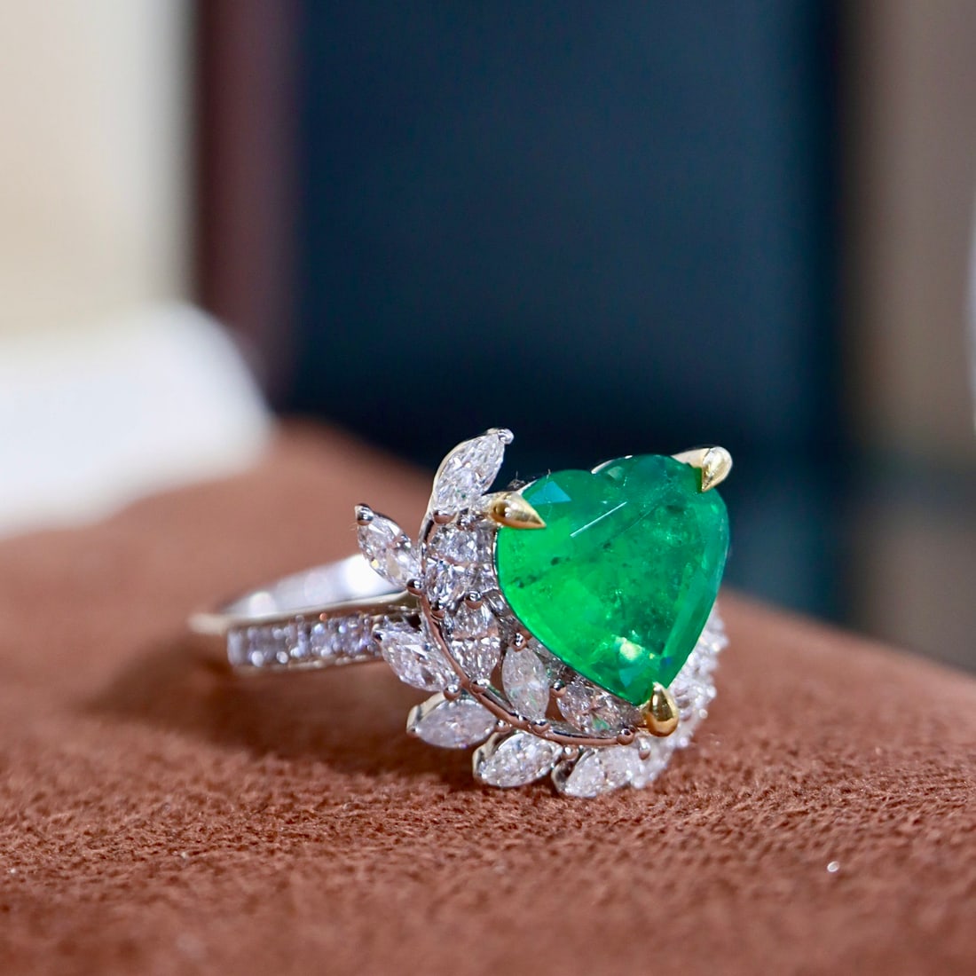 14k Gold 1.97 Ctw Natural Emerald & Diamond Ring - 2