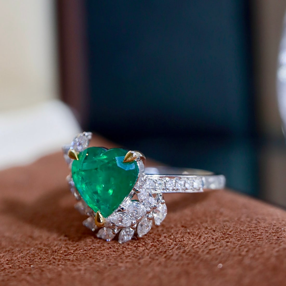 14k Gold 1.97 Ctw Natural Emerald & Diamond Ring - 3