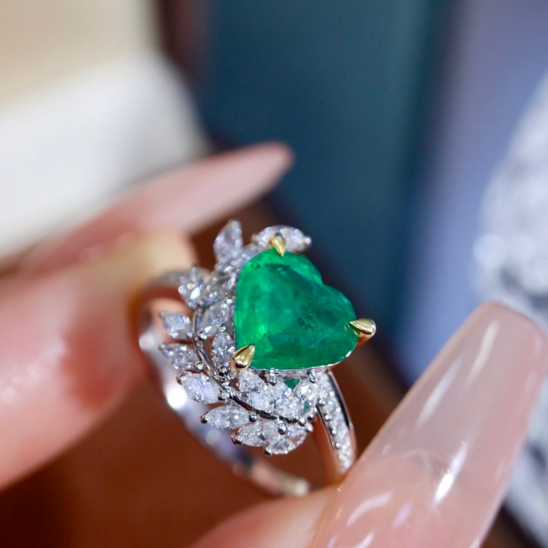 14k Gold 1.97 Ctw Natural Emerald & Diamond Ring - 6