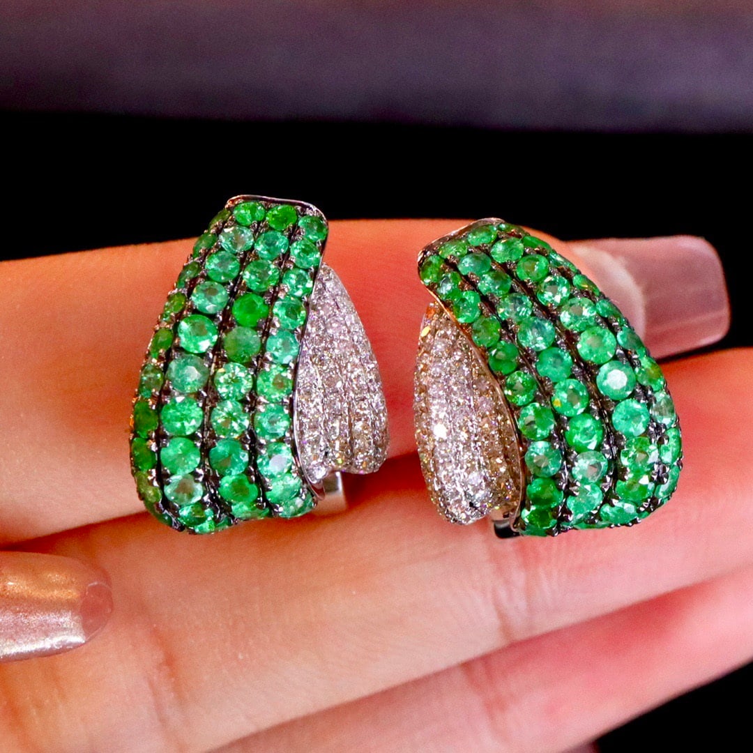 14k Gold 3.34 Ctw Natural Emerald & Diamond Earrings - 4