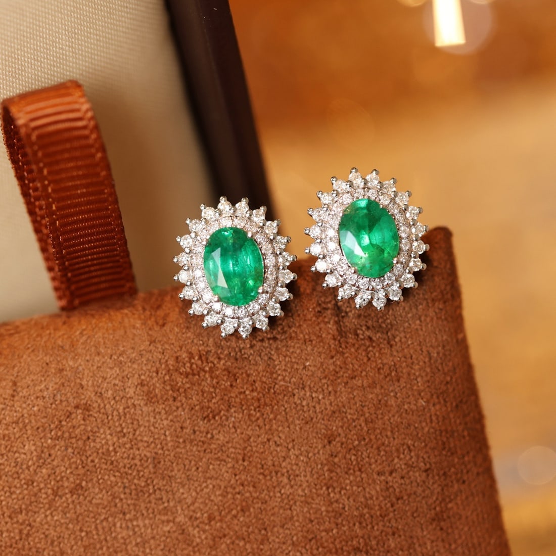 14k Gold 2.26 Ctw Vivid Green Natural Emerald & Diamond Earrings - 3