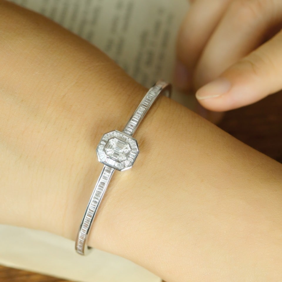 14k Gold 3.5 Ct Natural H Diamond Bangle - 3