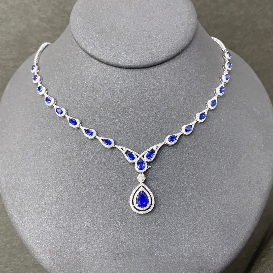 14k Gold 9.11 Ctw Natural Sapphire & Diamond Necklace - 3
