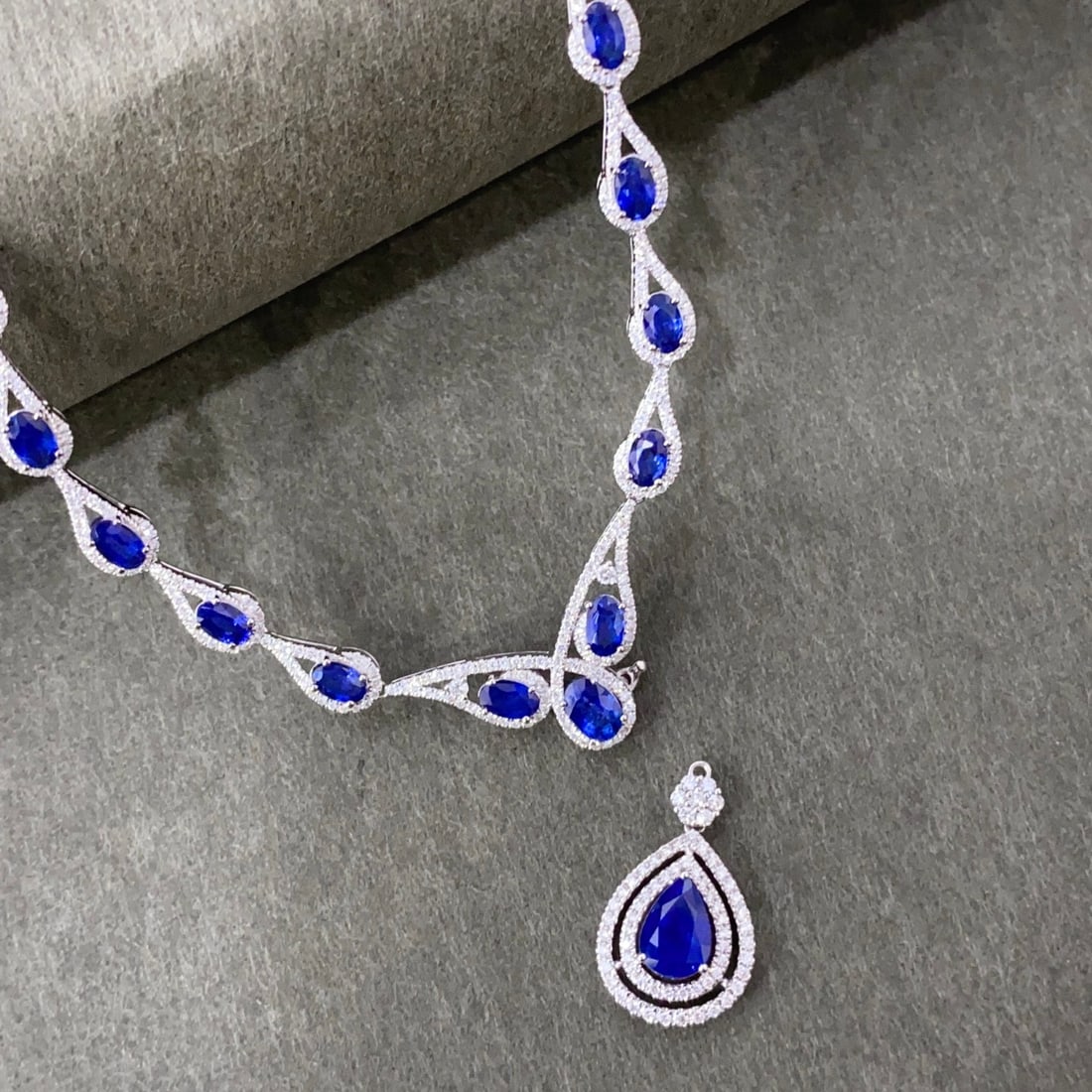14k Gold 9.11 Ctw Natural Sapphire & Diamond Necklace - 5