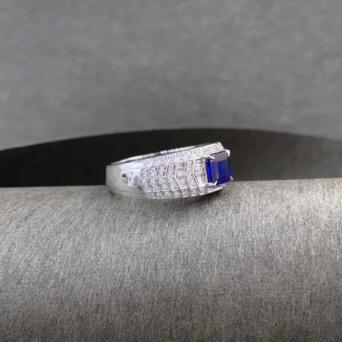 14k Gold 1.58 Ctw Natural Sapphire & Diamond Ring - 3