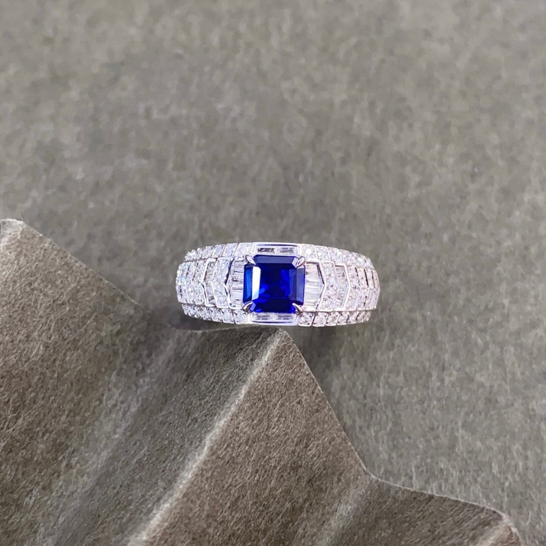 14k Gold 1.58 Ctw Natural Sapphire & Diamond Ring - 4