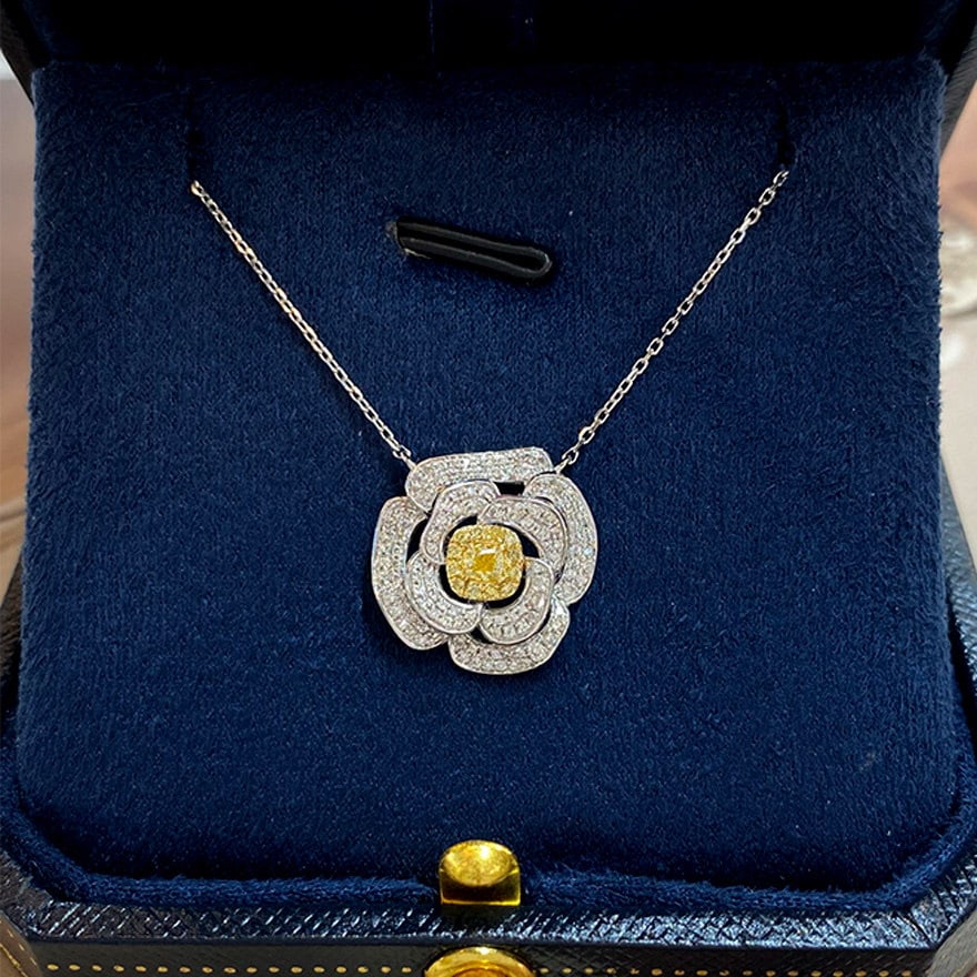 14k Gold 0.60 Ctw Natural Yellow Diamond & Diamond Necklace - 5