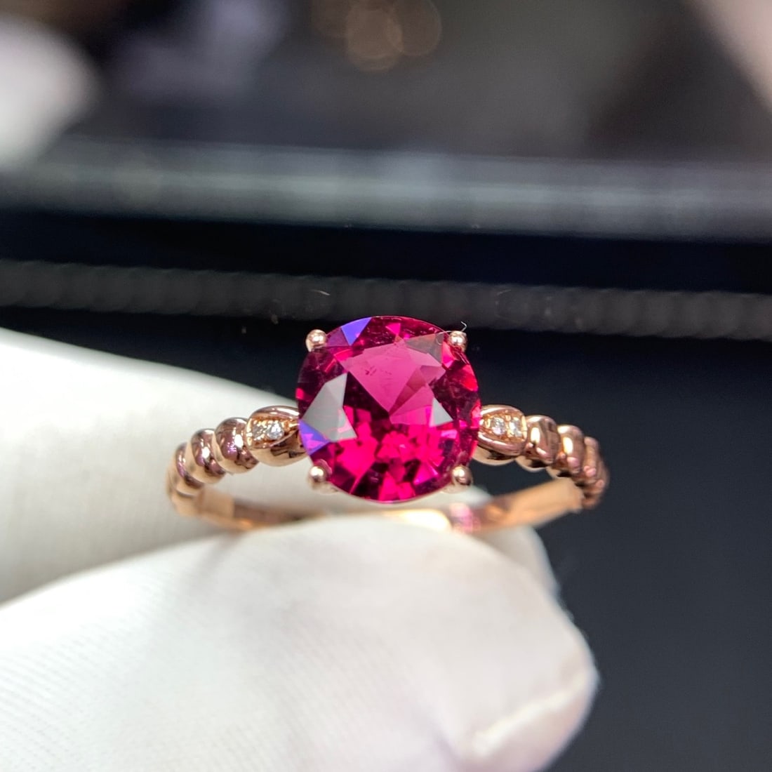 14k Gold 1.35 Ct Natural Tourmaline & Diamond Ring: Ref:231114381 // gold content:14k gold // ring size:7. 25us // // main gemstone:tourmaline // shape:cushion // carat weight:1. 35ct // color:red // treatment:natural // // adjacent gemstone 2 : diamon