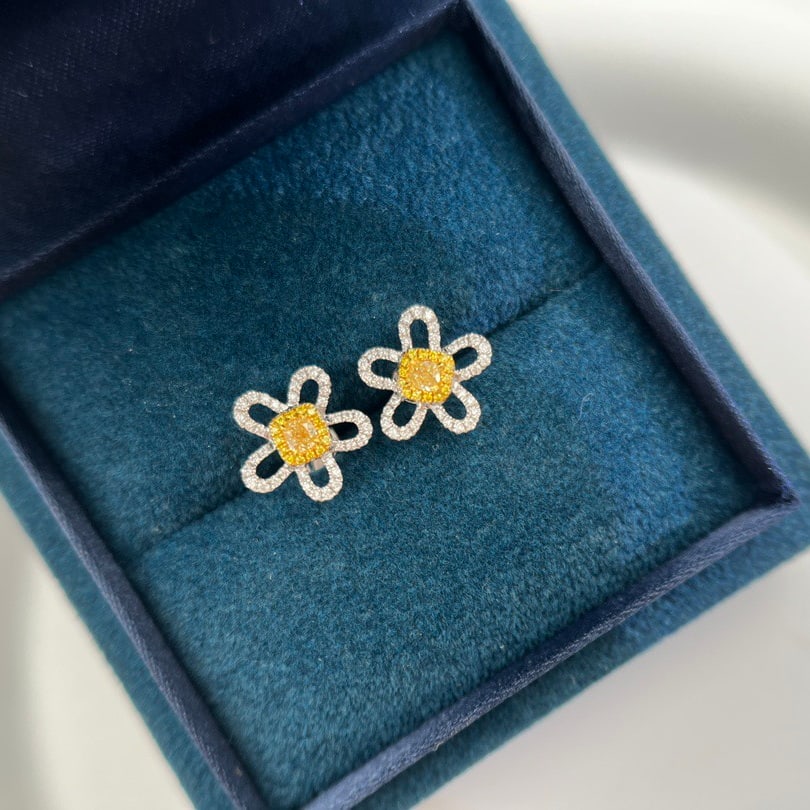 14k Gold 0.2 Ct Natural Yellow Diamond & Diamond & Flowers Earrings - 2