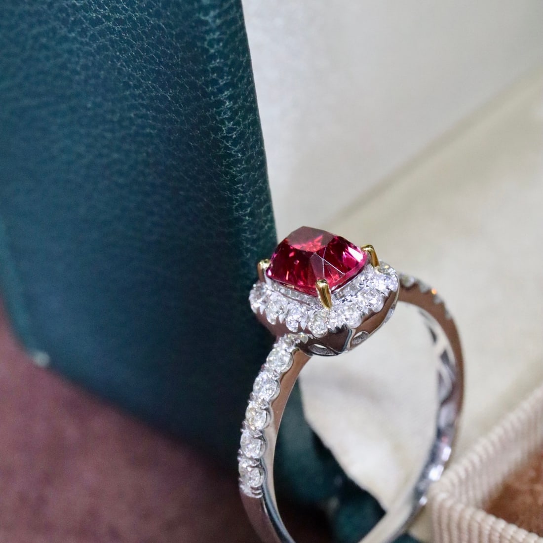 14k Gold 1.43 Ctw Natural Spinel & Diamond Ring - 4