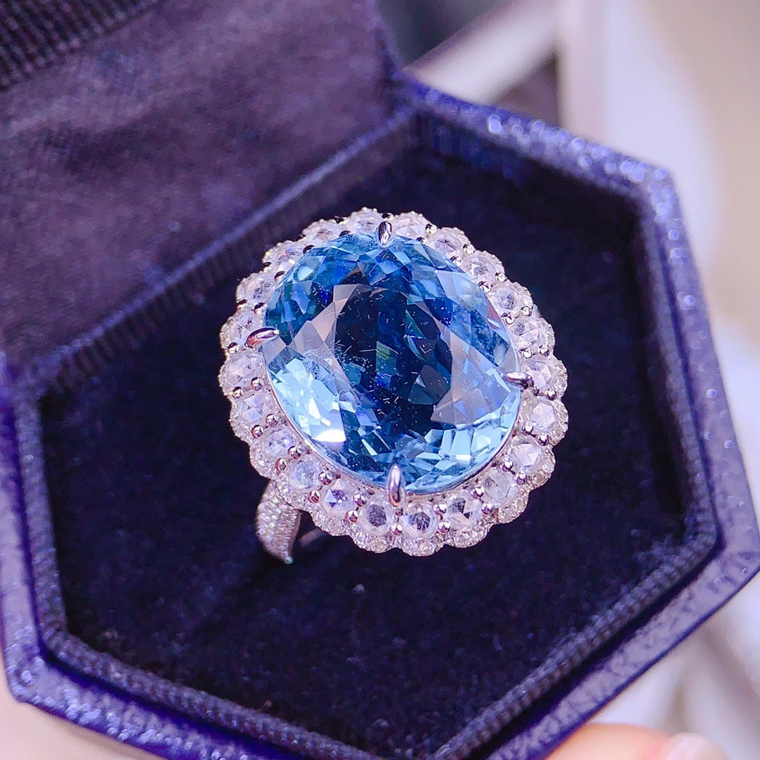 14k Gold 6 Ct Natural Aquamarine & Diamond Ring - 2