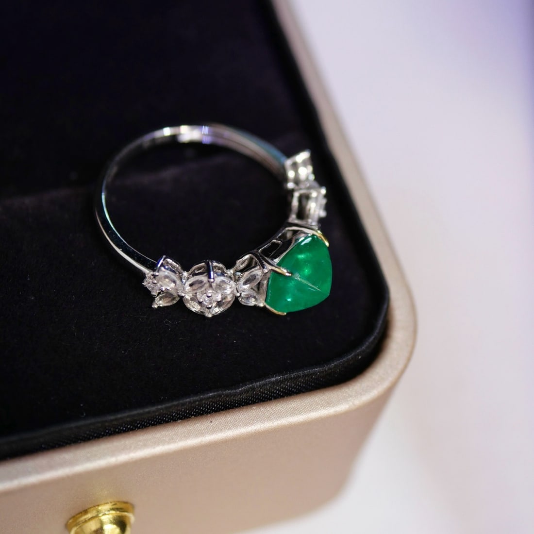 14k Gold 1.43 Ct Natural Emerald & Sapphire Ring - 2