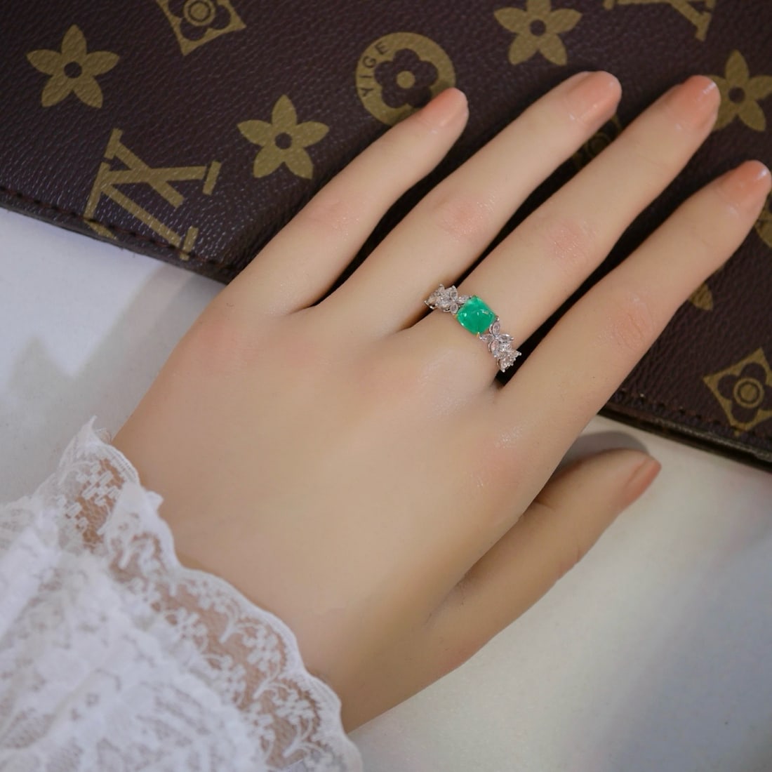 14k Gold 1.43 Ct Natural Emerald & Sapphire Ring - 3