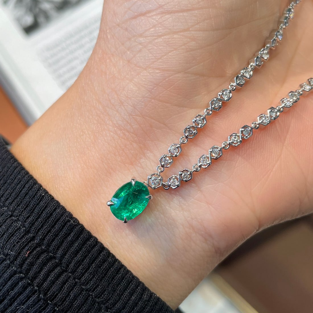 14k Gold 1 Ct Vivid Green Natural Emerald & Diamond Necklace - 4