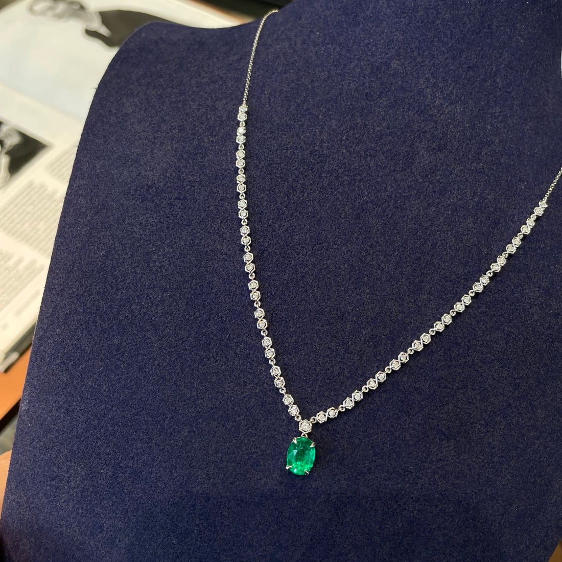 14k Gold 1 Ct Vivid Green Natural Emerald & Diamond Necklace - 5