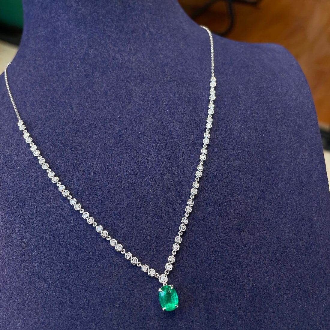 14k Gold 1 Ct Vivid Green Natural Emerald & Diamond Necklace - 6