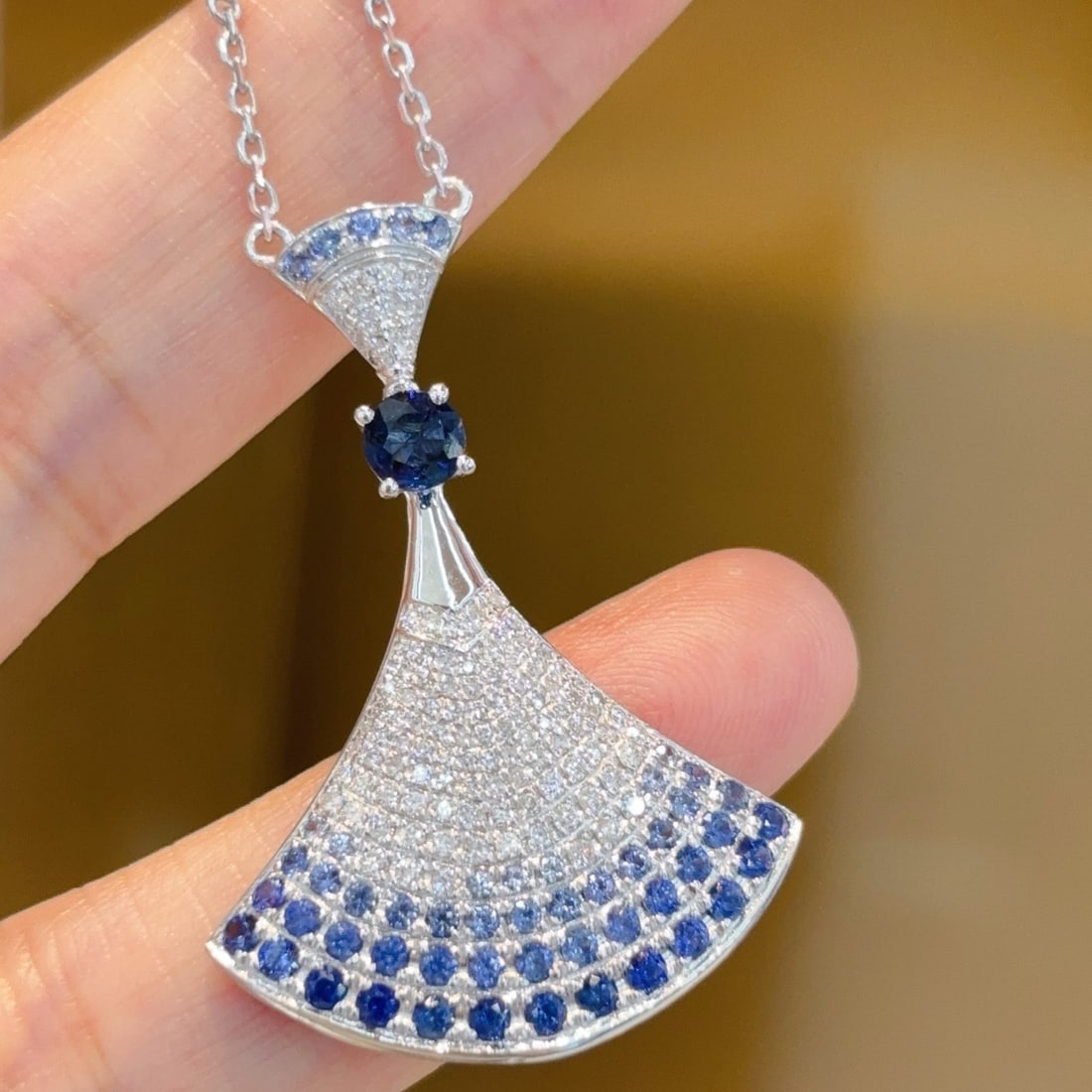 14k Gold 1.2 Ctw Natural Sapphire & Diamond Necklace: Ref:231114426 // gold content:14k gold // main gemstone:sapphire // shape:round // carat weight:0. 8ct // color:blue // treatment:natural // cut grade:g // // adjacent gemstone 2 : diamond //