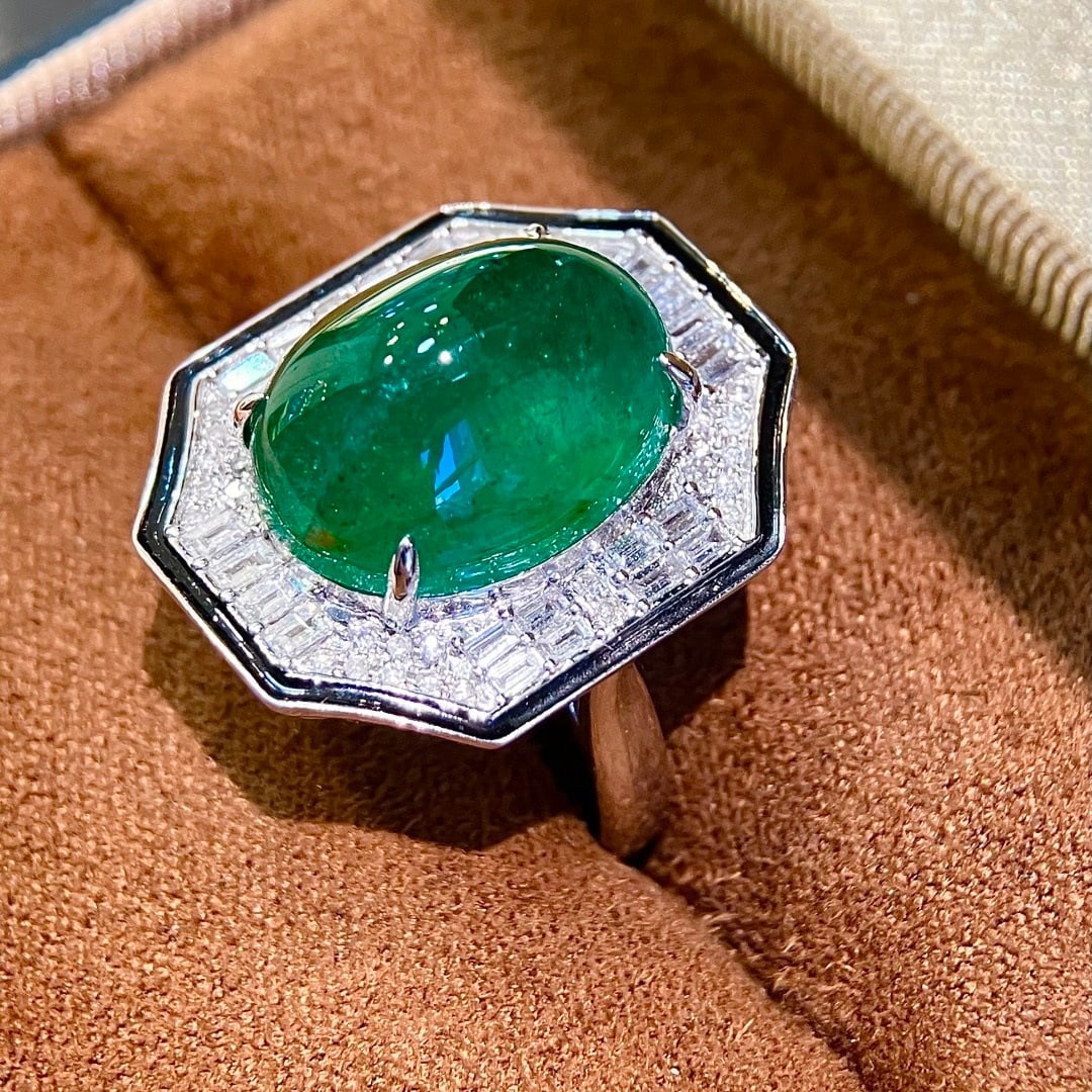 14k Gold 10.44 Ctw Vivid Green Natural Emerald & Diamond Ring - 4