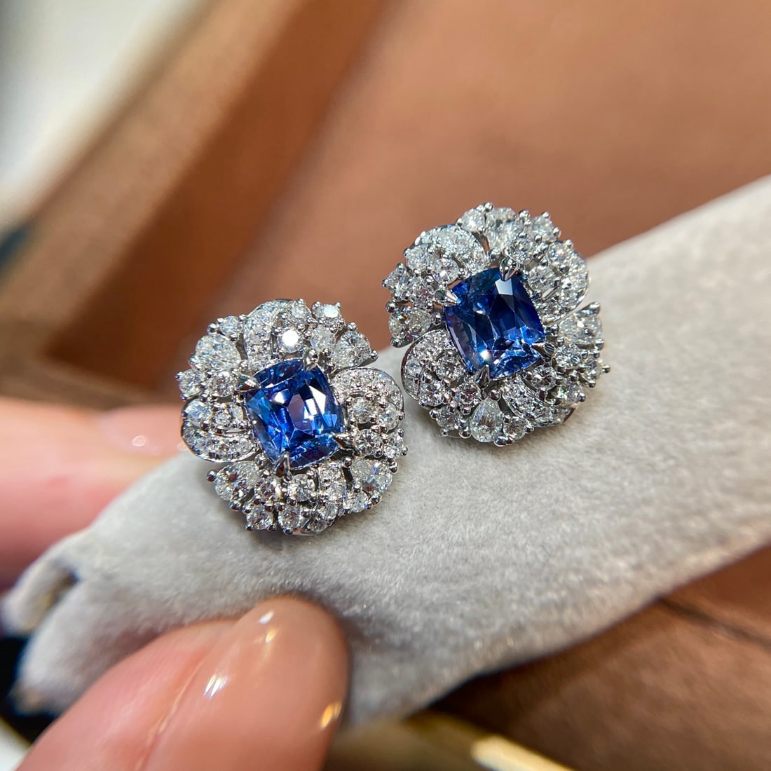 14k Gold 2.00 Ct Natural Sapphire & Diamond Earrings - 2