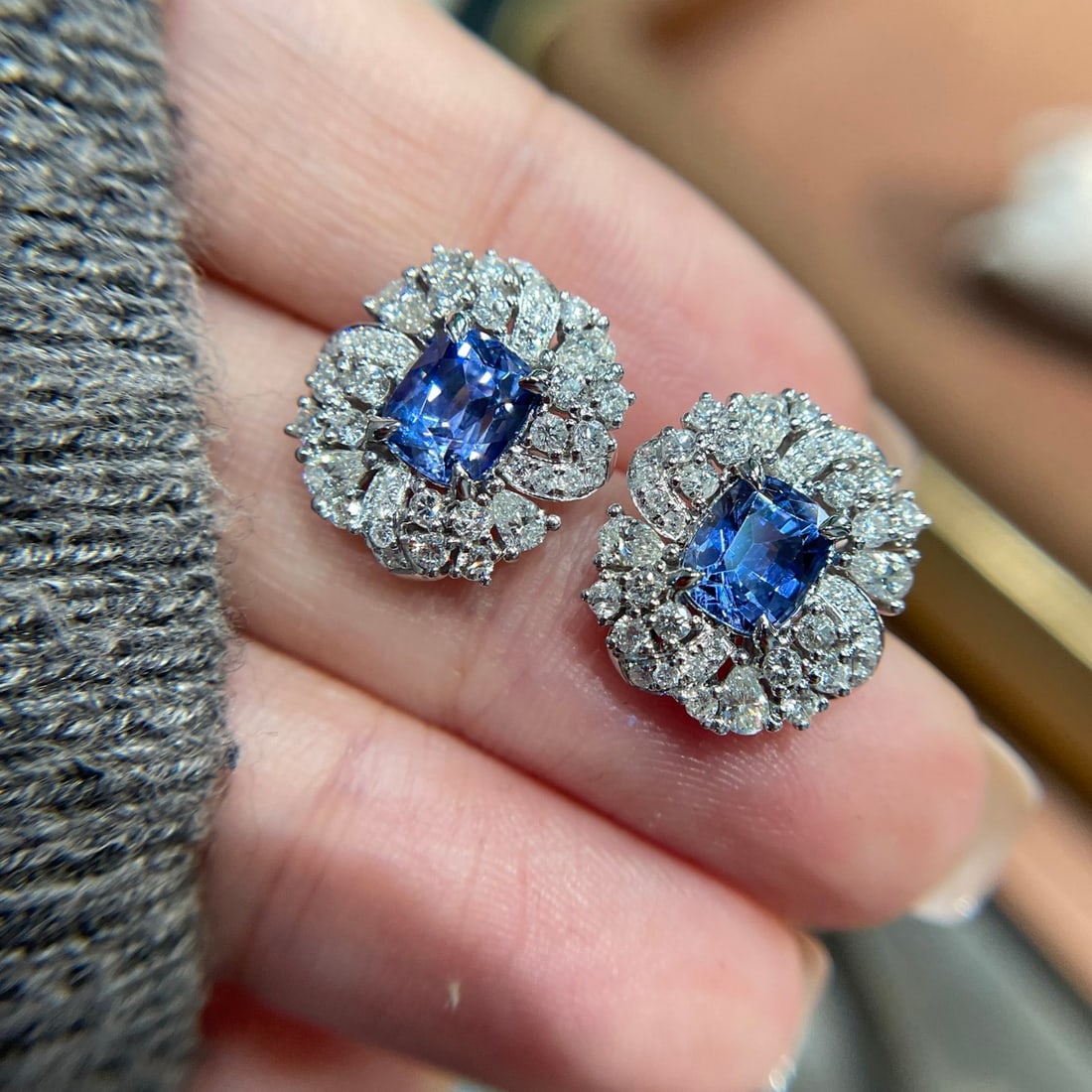 14k Gold 2.00 Ct Natural Sapphire & Diamond Earrings - 4