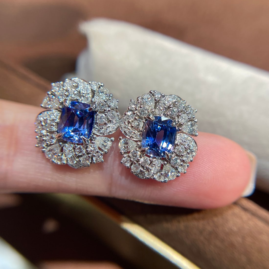 14k Gold 2.00 Ct Natural Sapphire & Diamond Earrings - 5