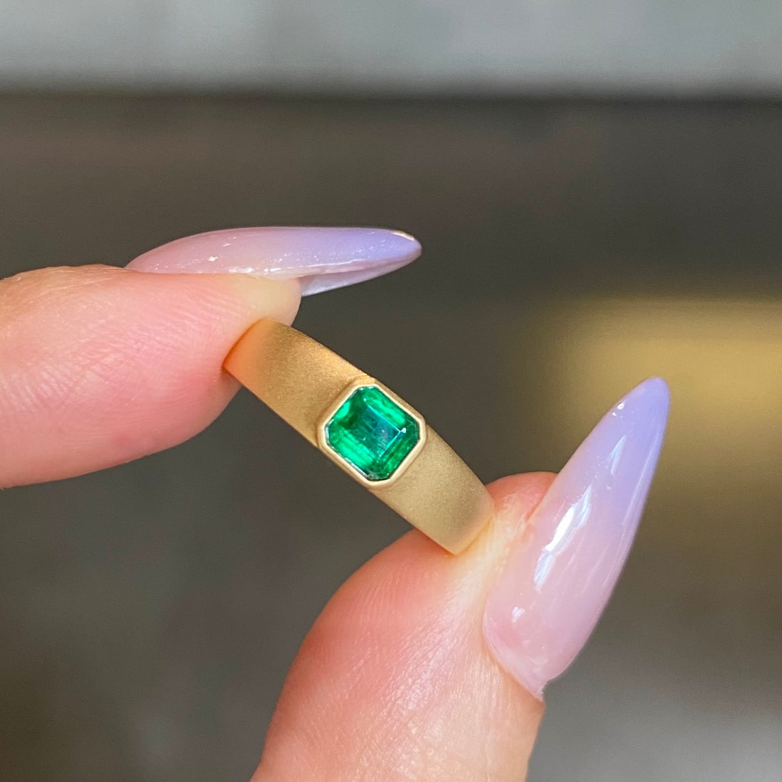 14k Gold 0.43 Ct Vivid Green Natural Emerald Ring (1 of 9)