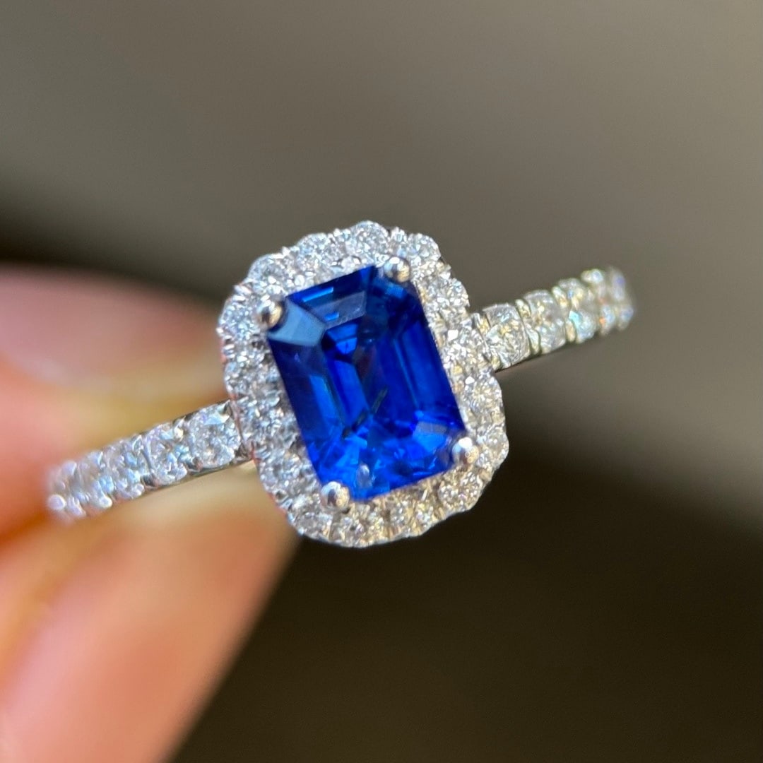14k Gold 1.39 Ctw Natural Sapphire & Diamond Ring: Ref:231114436 // gold content:14k gold // ring size:7. 25us // // main gemstone:sapphire // shape:octagonal // carat weight:0. 99ct // color:blue // treatment:natural // // adjacent gemstone 2 :