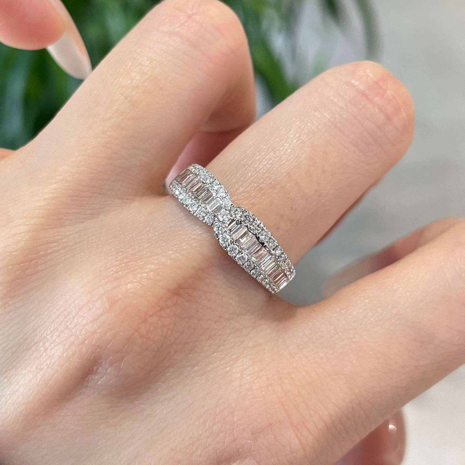 14k Gold 0.65 Ct Natural H Diamond Ring - 7