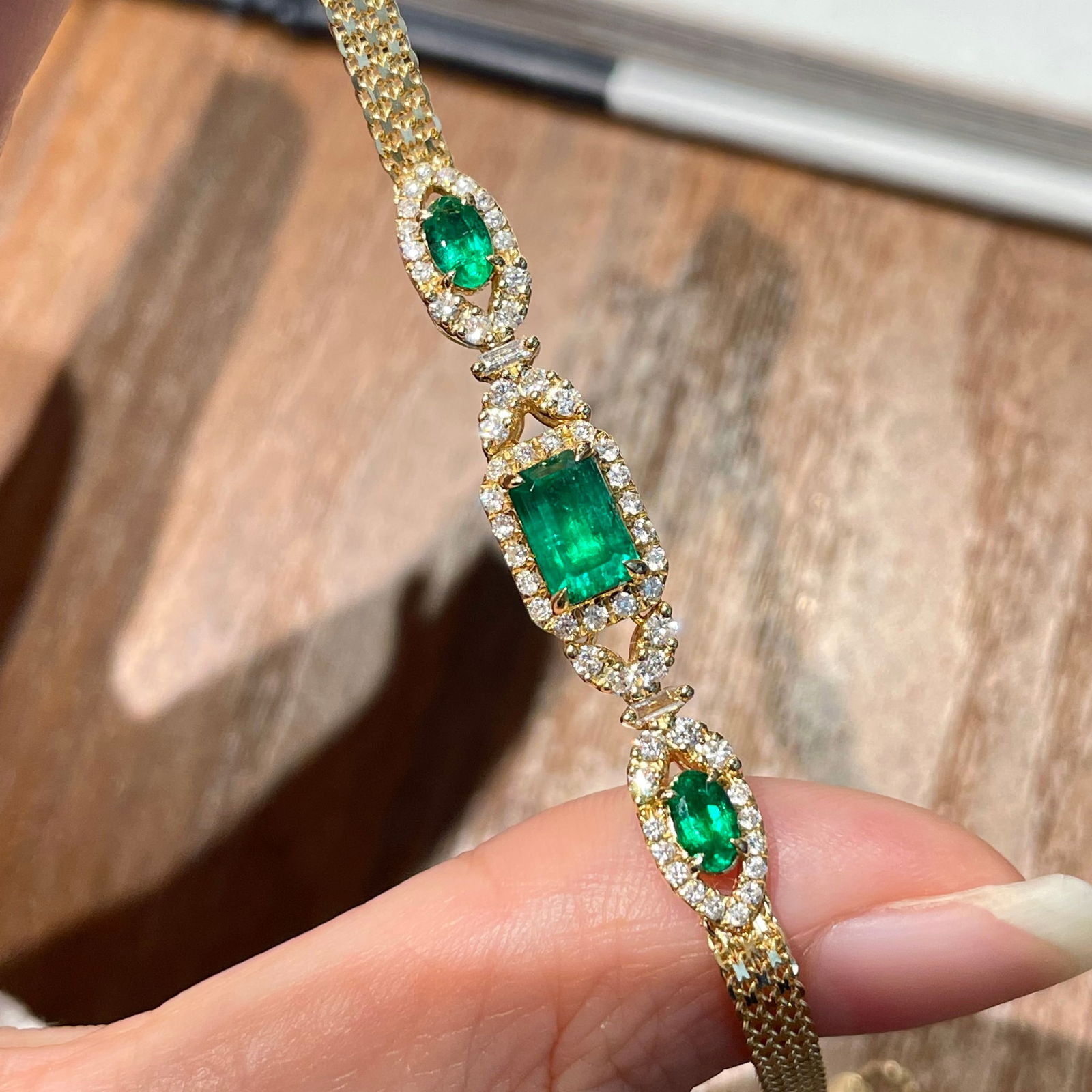 14k Gold 1.35 Ctw Natural Emerald & Emerald Bracelet - 2